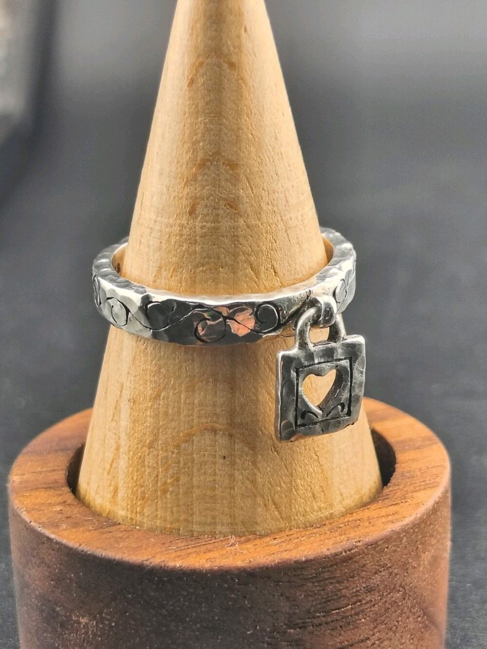 Retired Silpada 925 Sterling Silver Hammered Heart Dangle Charm Ring Size 9 5.5g